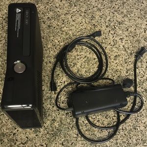 Xbox 360 console, games and accessories